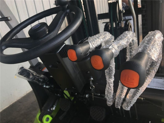 3000 کیلوگرم موتور نیسان دیزل فورتکلفت SNSC Lpg Gas Diesel Lift Truck