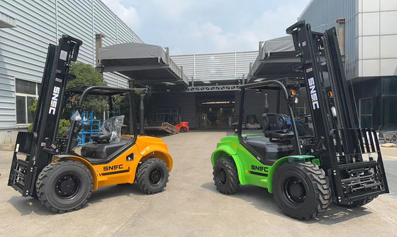 3000kg-5000kg 4wd فولکلفت زمین خشن خارج از جاده فولکلفت کامیون های بلند